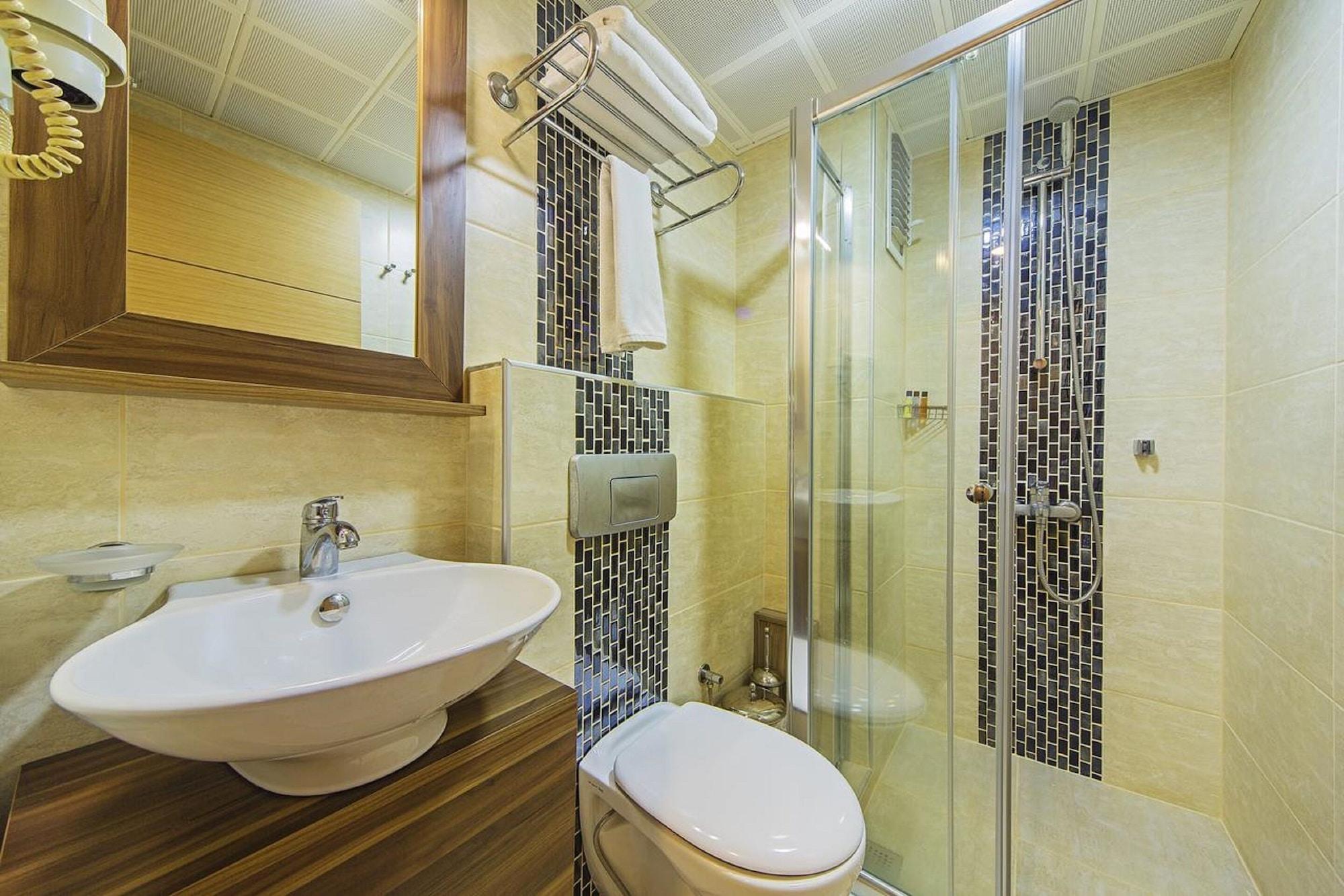 Pera Arya Hotel Istanboel Buitenkant foto