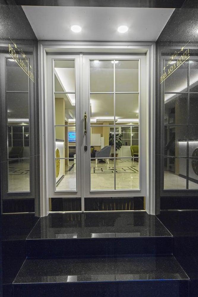 Pera Arya Hotel Istanboel Buitenkant foto
